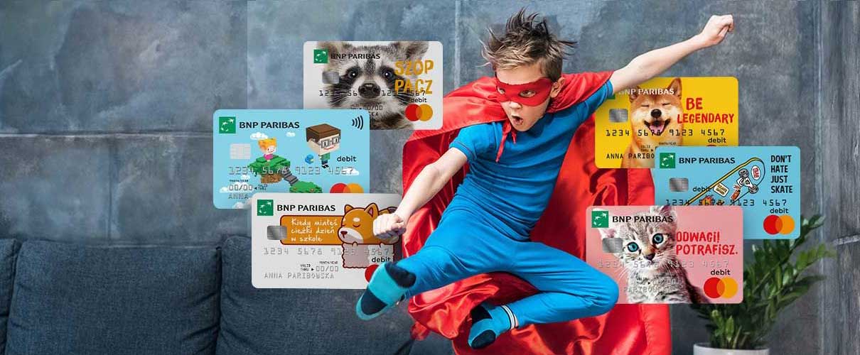 dziecko w kostiumie superbohatera