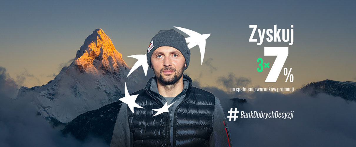 Andrzej Bargiel na tle gór