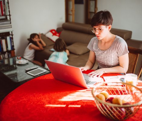 Kwarantanna a praca – kiedy można pracować, a kiedy pracownikowi przysługuje zwolnienie lekarskie?