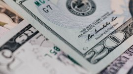 Słabszy dolar, rajd EURUSD i obniżki RPP – komentarz walutowy Biura Maklerskiego BNP