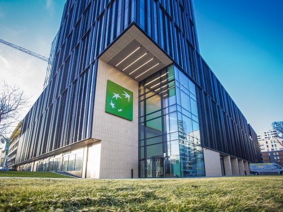 Budynek centrali Banku BNP Paribas w Warszawie.